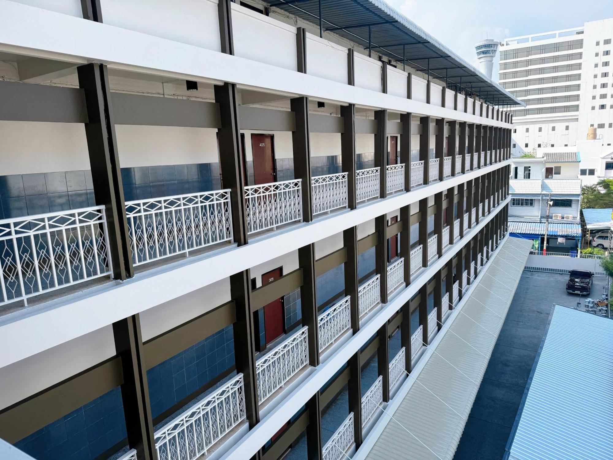 Tokyo Hotel Nakhonratcsaszima Kültér fotó